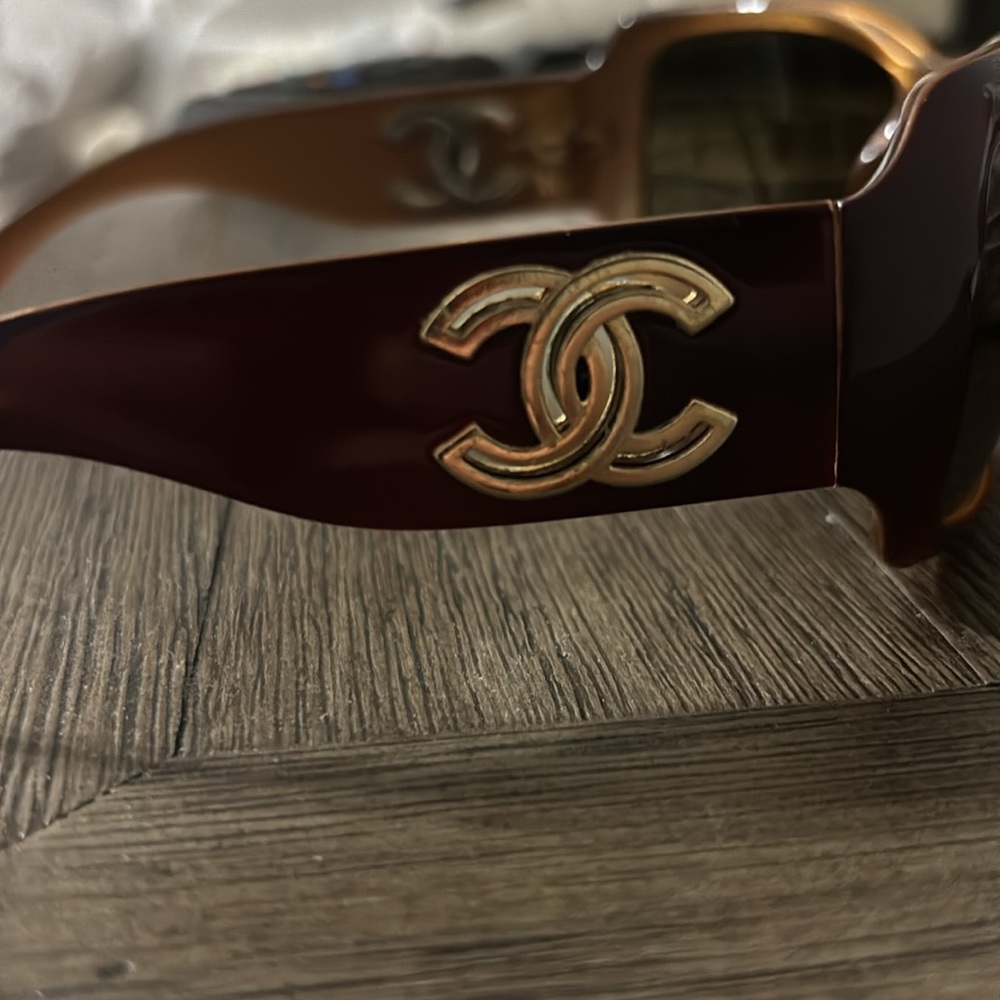 Chanel Vintage sunglasses - Picture 2 of 2
